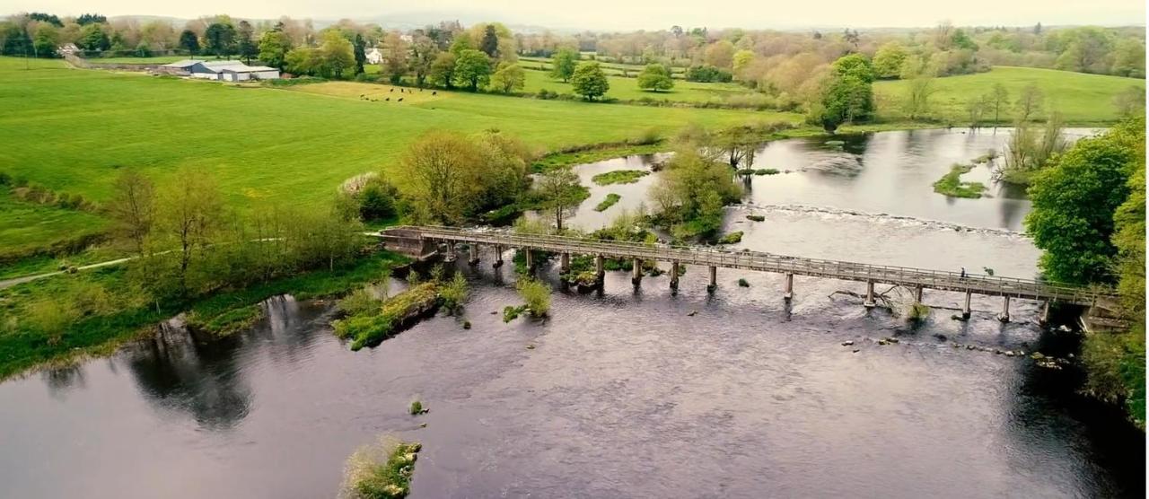 Kingfisher Lodge & Pub Castleconnell ภายนอก รูปภาพ